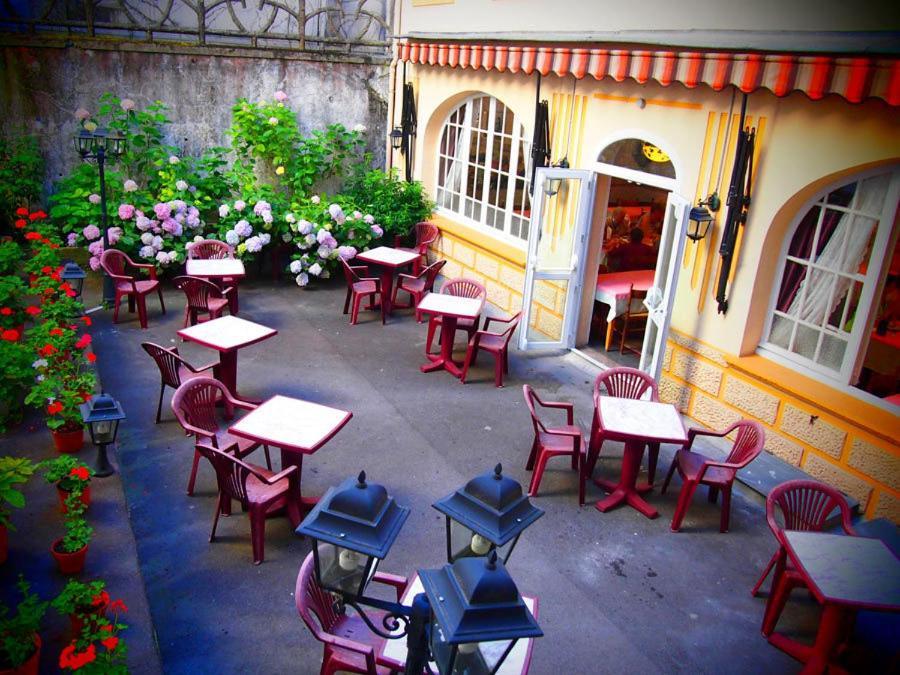 Hotel Calvaire Lourdes Exterior photo